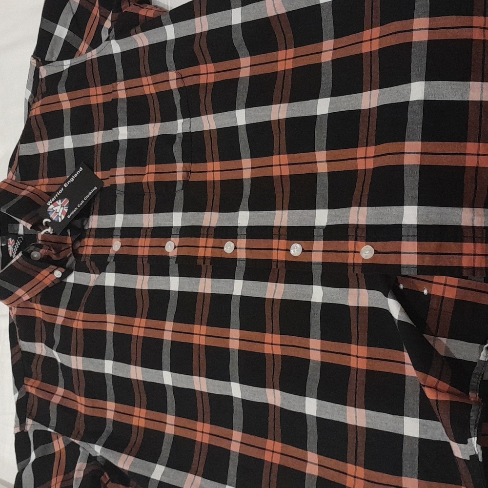 Warrior England size large slimfit short sleeve button down shirt